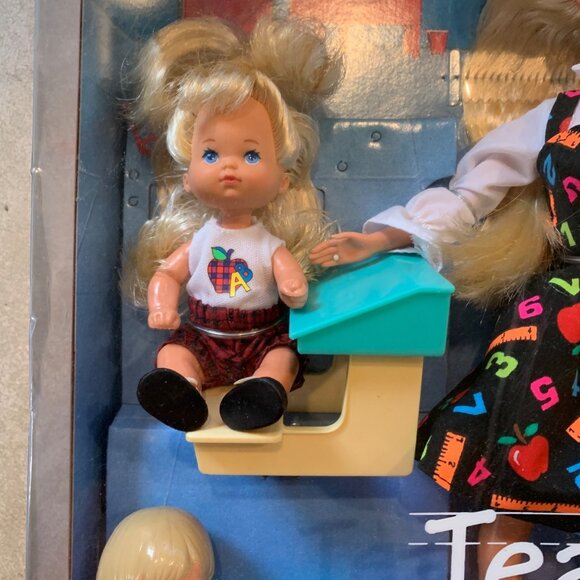 Teacher Barbie Doll & Kids Gift Set 1995 Mattel 13914 Rare 1st Ed. No Underwear - Picture 9 of 12